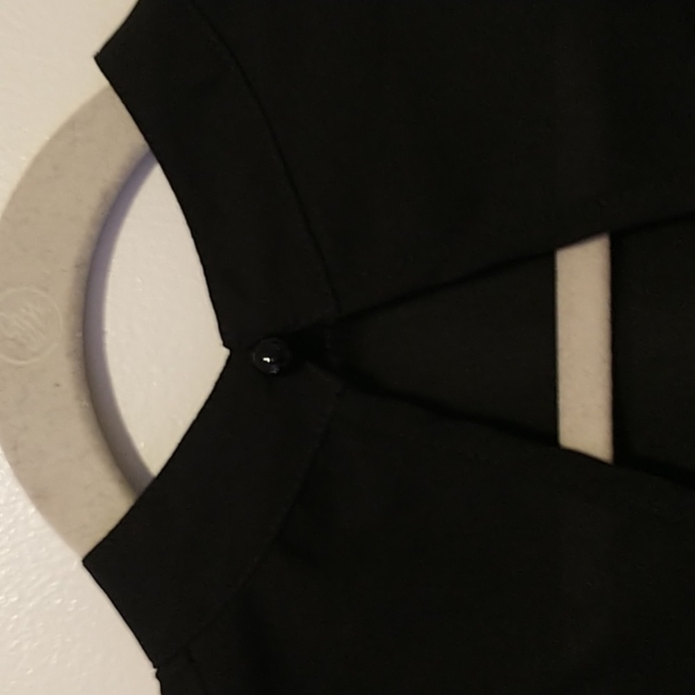 Backless blouse - Picture 3 of 3